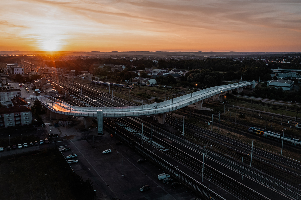 Photographie aérienne par drone professionnel - vue aérienne chantier BTP